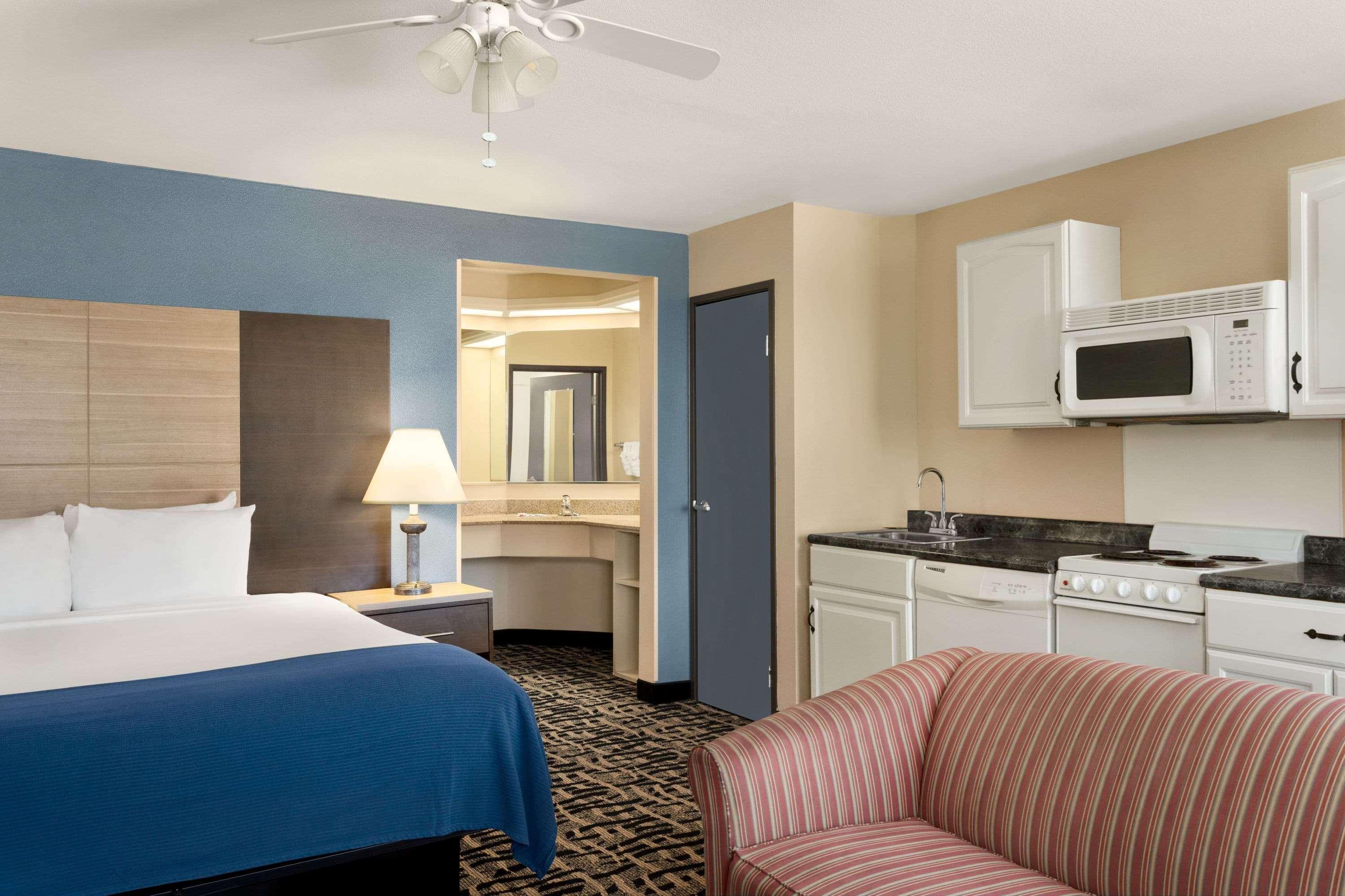Hotel Baymont By Wyndham Ft. Leonard/Saint-Robert Exterior foto